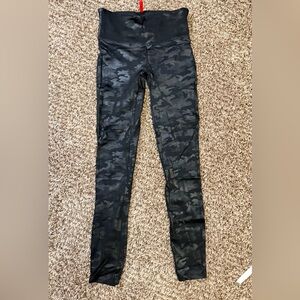 SPANX Black Camouflage Leggings Medium